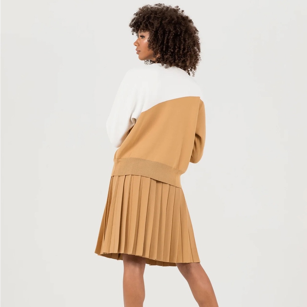 NWOT Aleeza Paris Knit Wonder 23” A-Line Pleated Skirt Size Large